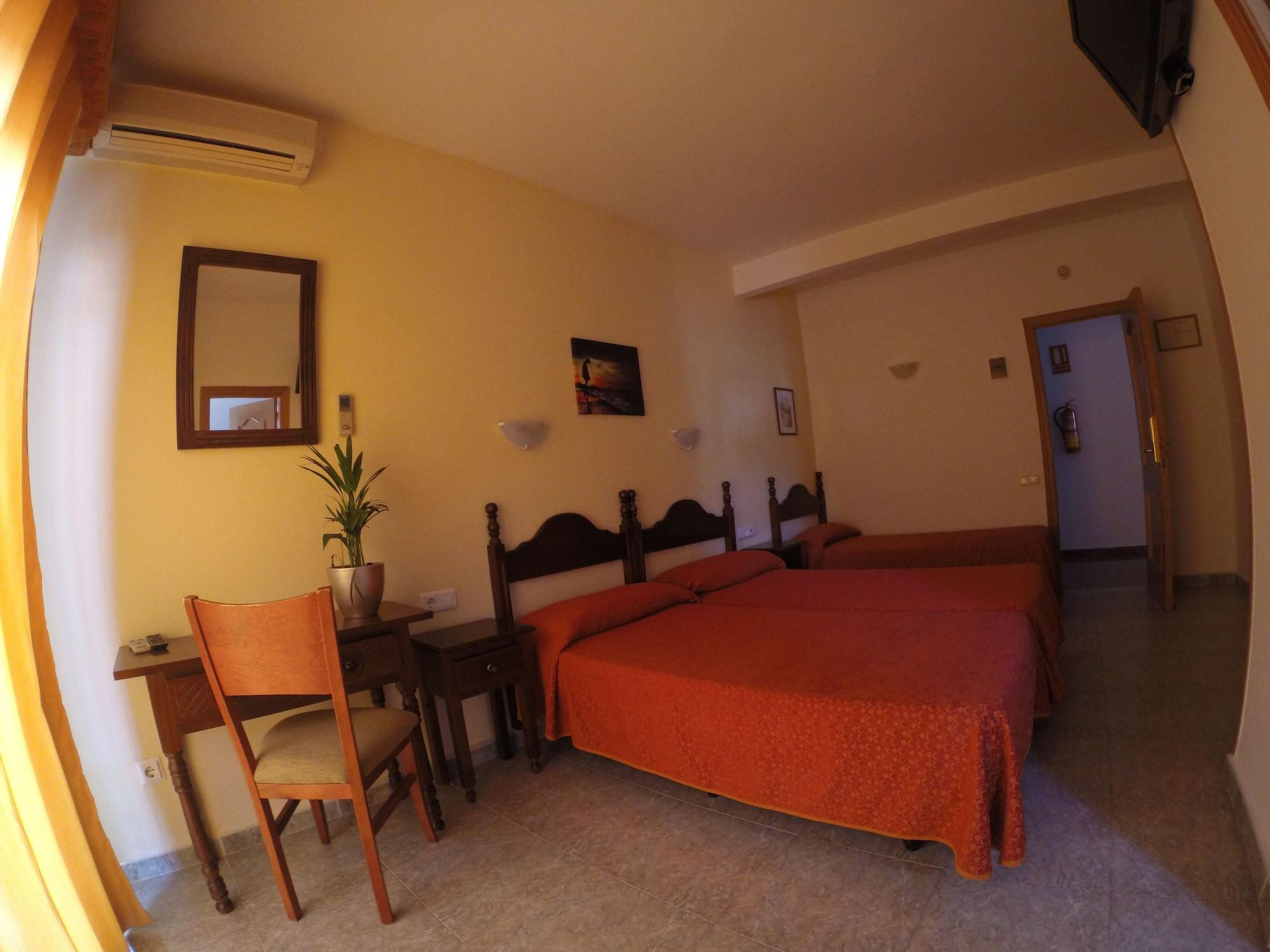Hotel Carmen Teresa Торемолинос Екстериор снимка