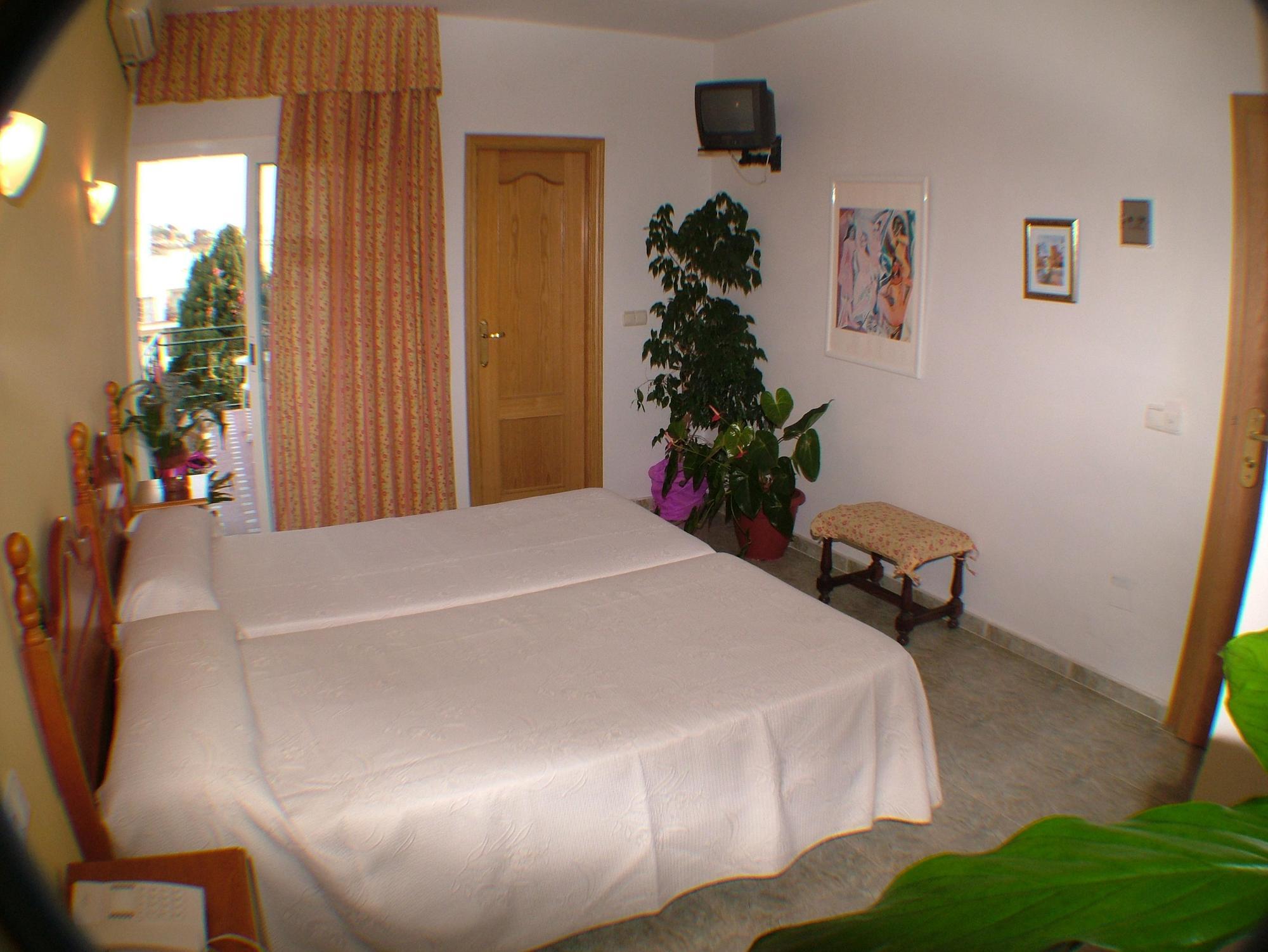 Hotel Carmen Teresa Торемолинос Екстериор снимка
