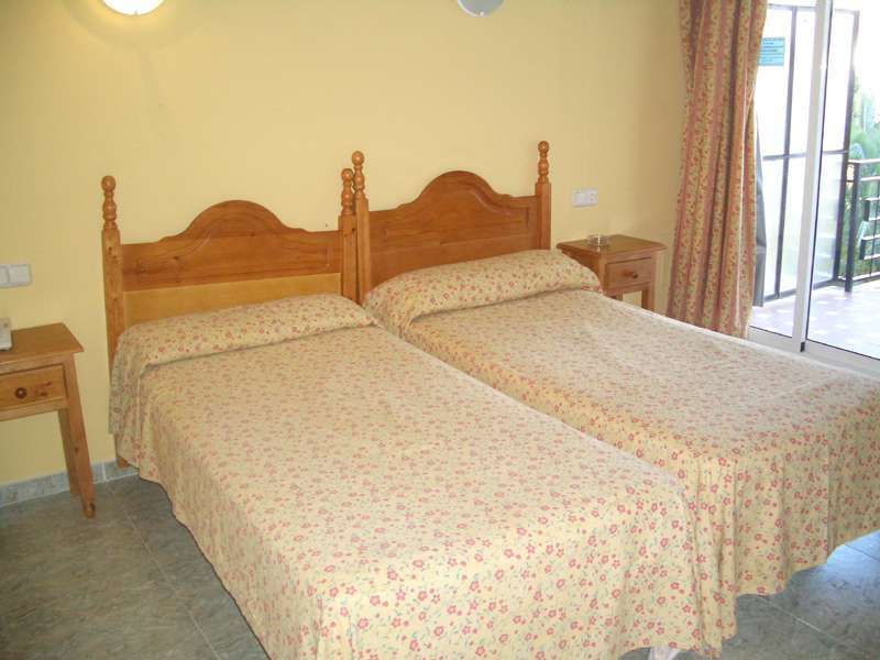 Hotel Carmen Teresa Торемолинос Екстериор снимка