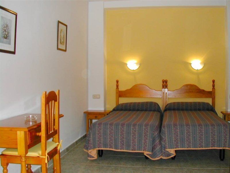 Hotel Carmen Teresa Торемолинос Екстериор снимка