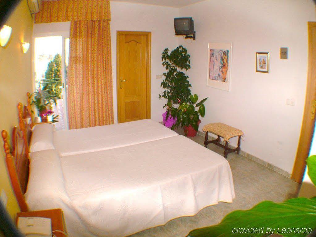 Hotel Carmen Teresa Торемолинос Екстериор снимка