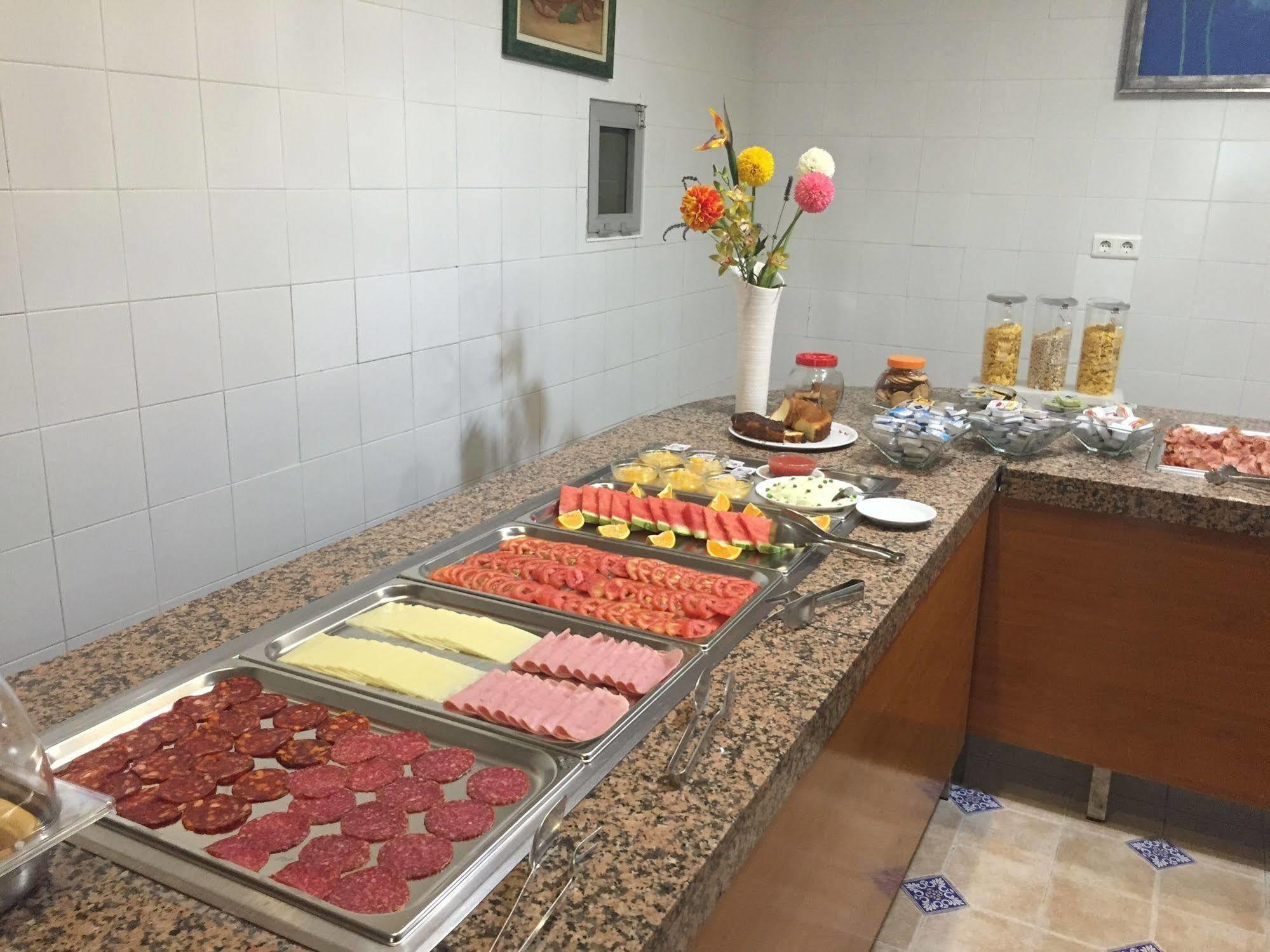 Hotel Carmen Teresa Торемолинос Екстериор снимка
