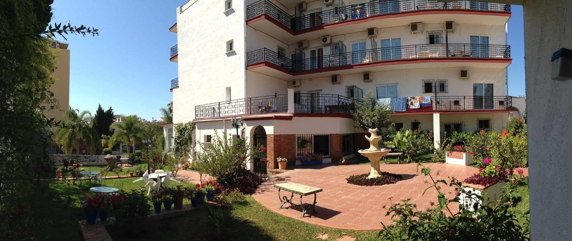 Hotel Carmen Teresa Торемолинос Екстериор снимка