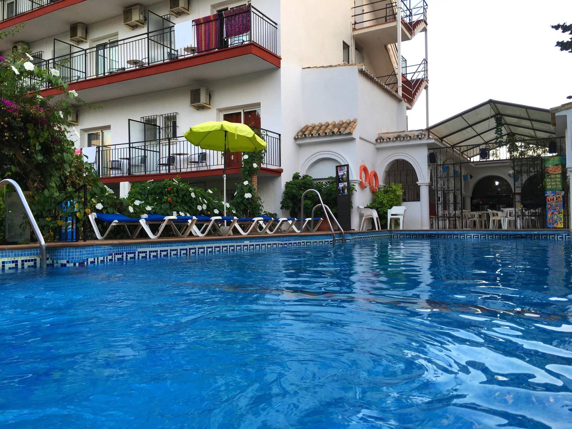 Hotel Carmen Teresa Торемолинос Екстериор снимка